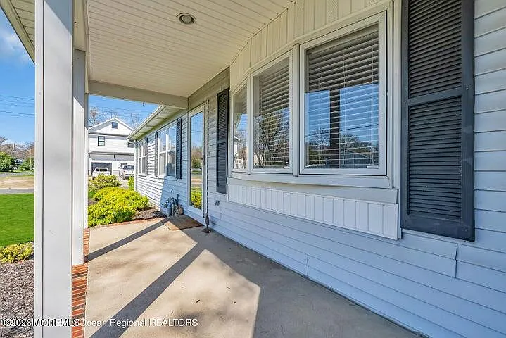 19 Bradley Ave — Photo 24