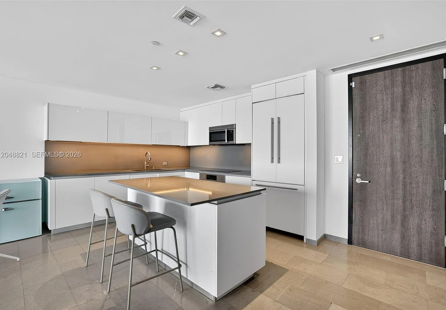 Reach Condo — Photo 4