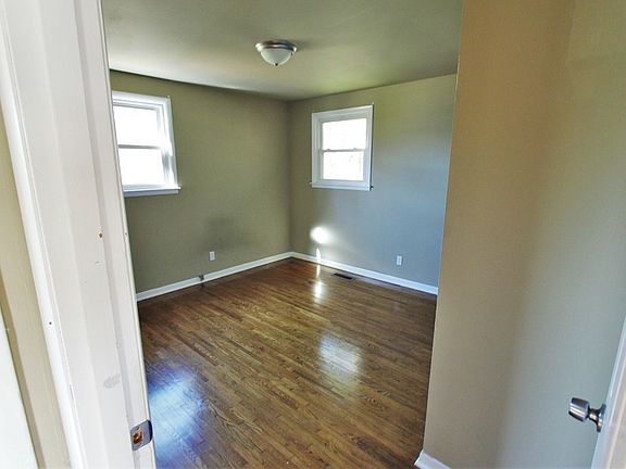 5th image of 107 Eastmoreland St