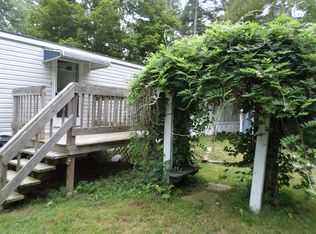 8 Robin Ct, Augusta, ME 04330