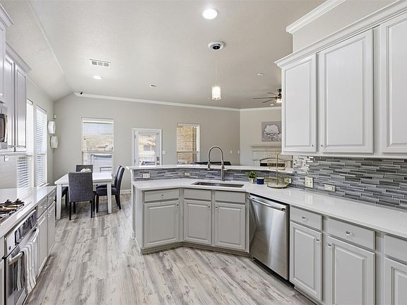 4th image of 902 Fork Ridge Path