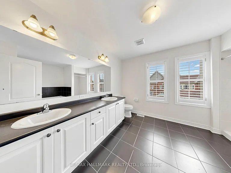 72 Middlecote Dr — Photo 28