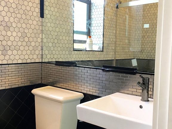 5th image of 459 E 135th St #3F