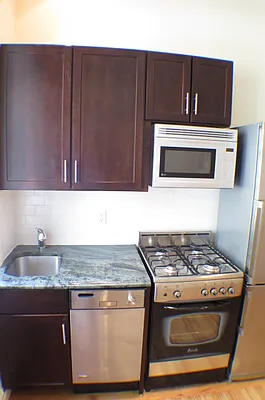 Rented by Glasser Realty LLC | media 10