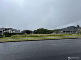 125 Strawberry Ln, Longview, WA 98632