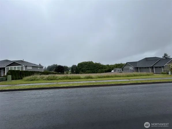 125 Strawberry Lane, Longview, WA 98632