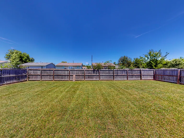 344 Pioneer Dr — Photo 23