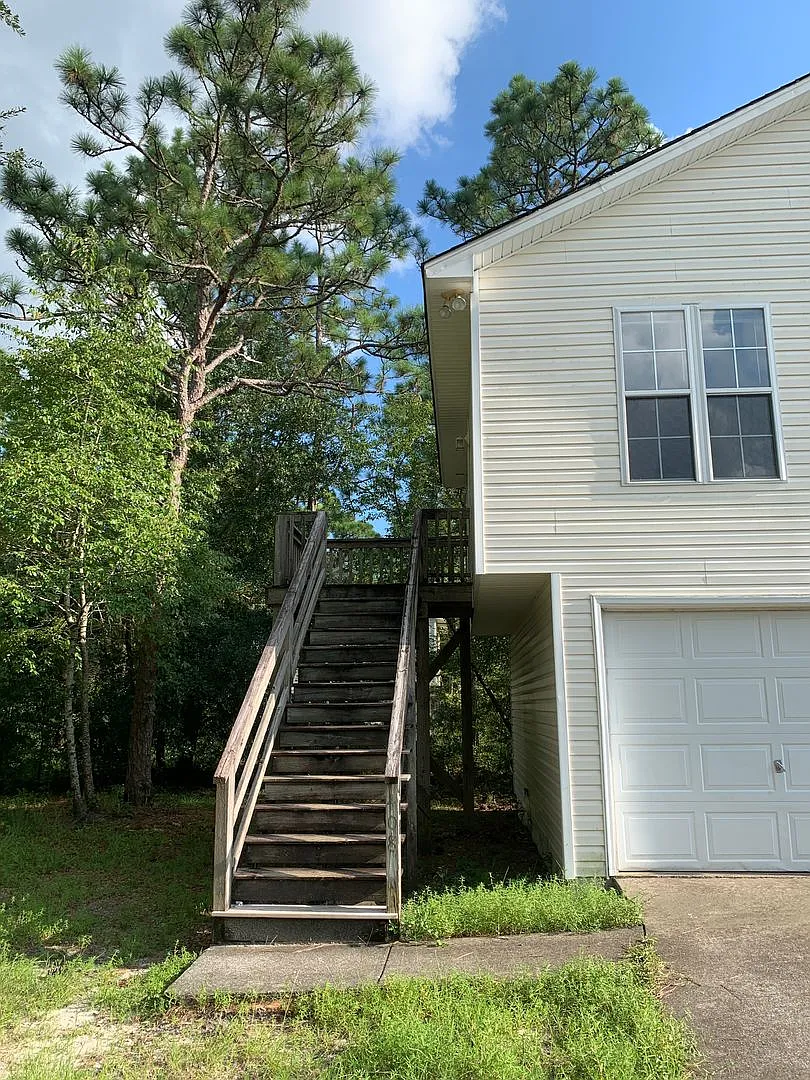 1 Bedroom 1 Bath House with Garage — Photo 2