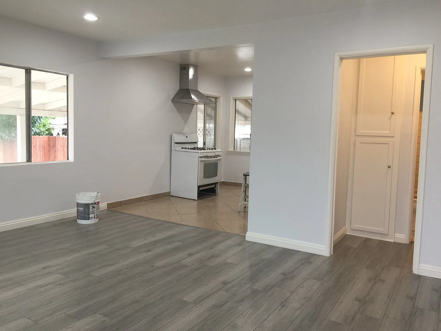 3 bed, 985 sqft, $2,900 — Photo 4