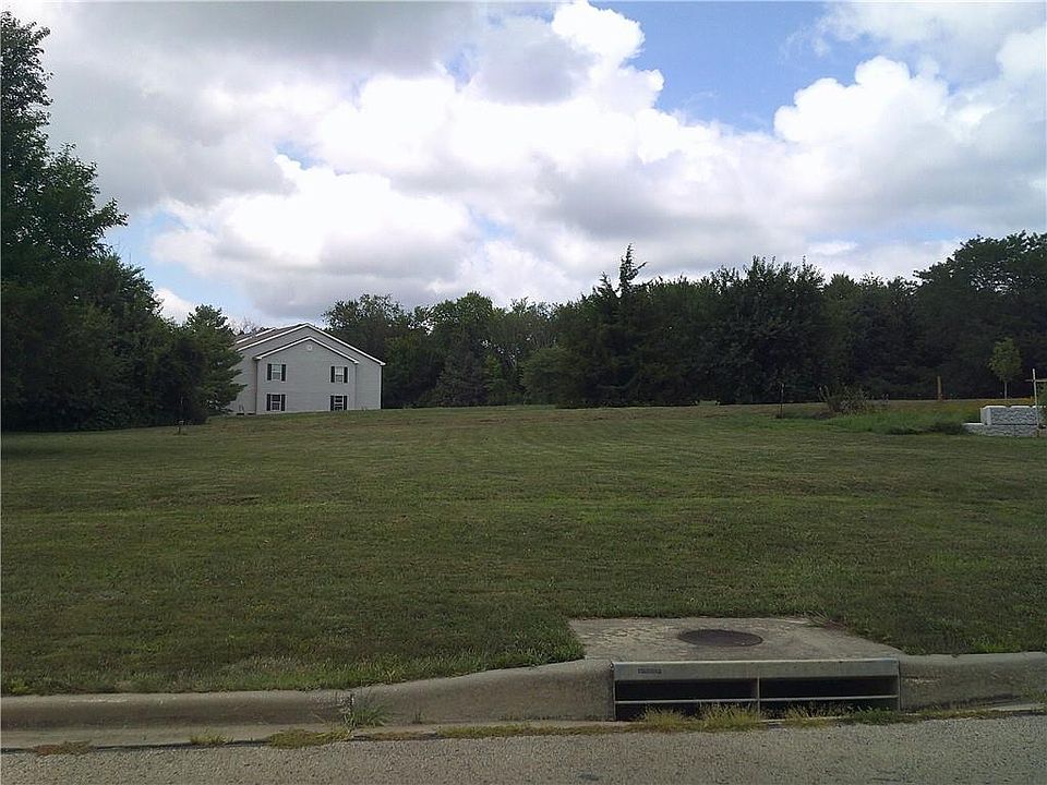 2nd image of 214 E Sundance Dr