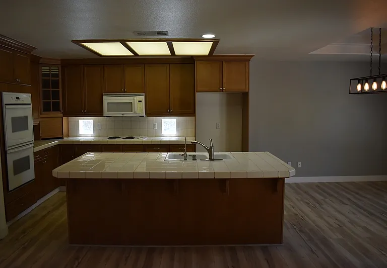 6310 Diamond Ct — Photo 9