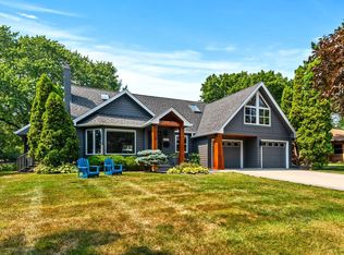 1431 Spring Valley Rd, Golden Valley, MN 55422