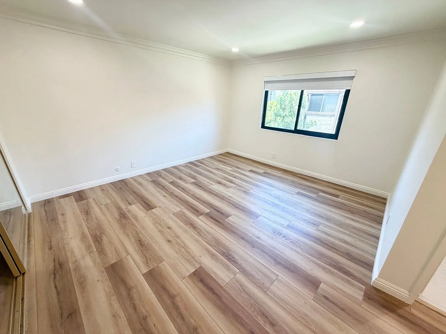 Beautifully Updated 2 Bed, 2 Bath Condo in Pasadena — Photo 4