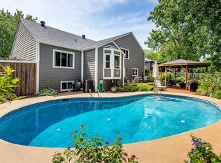 3701 Aspen Dr, West Des Moines, IA 50265