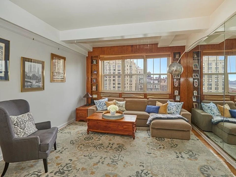 1st image of 320 W 76th St #10C