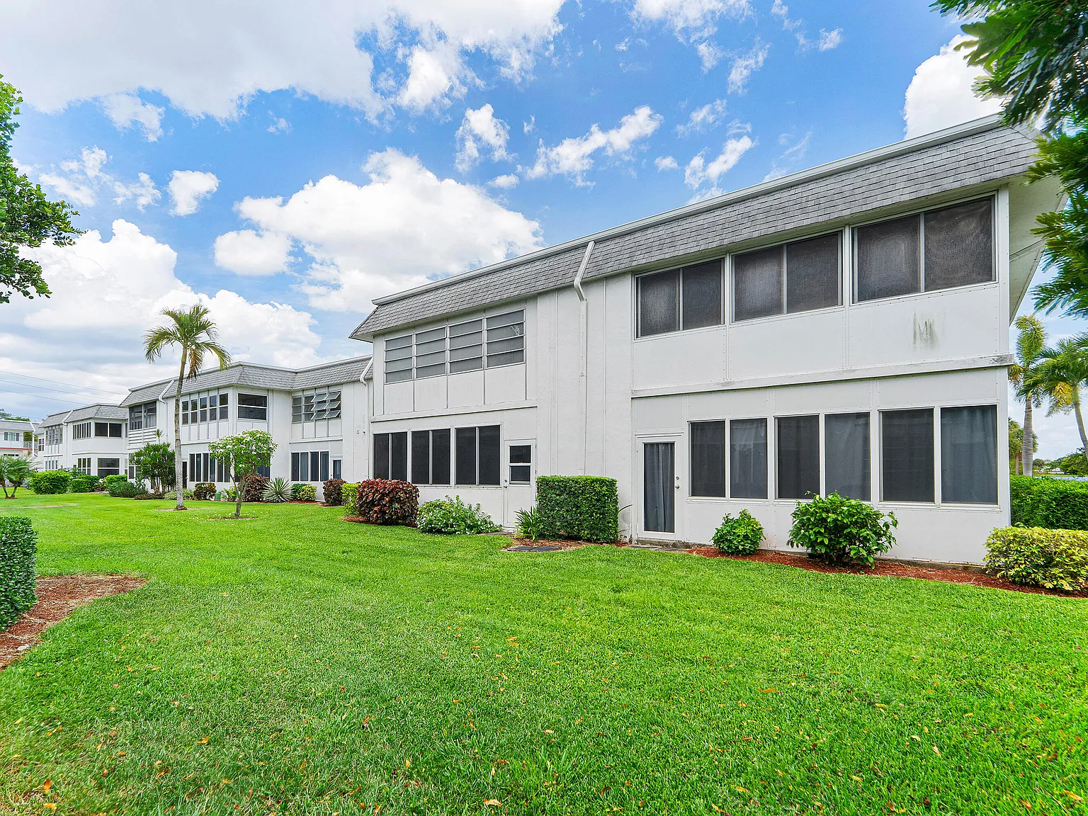 1 bed, 1.5 bath, 720 sqft, $1,500 — Photo 3