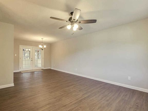 4th image of 7501 Kerri Way