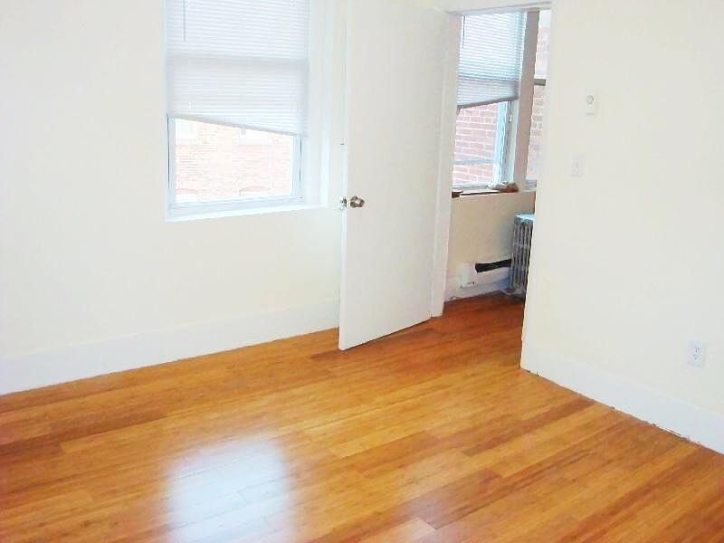 2nd image of 210 Maverick St #6AZ