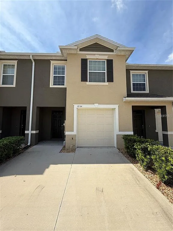 3 bed, 2.5 bath, 1720 sqft, $1,850 — Photo 1