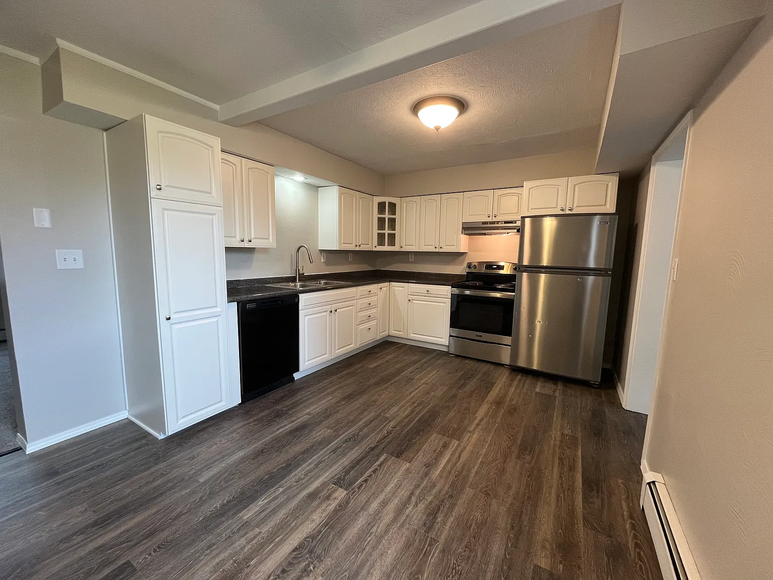 3 bed, 1180 sqft, $1,350 — Photo 4