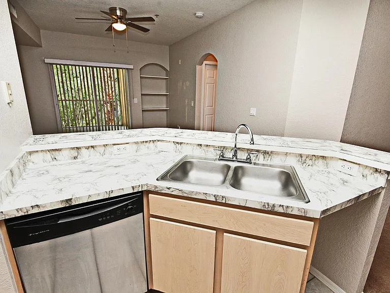 826 Camargo Way #305 — Photo 24