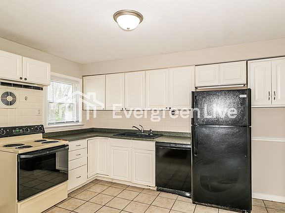 5th image of 35 Saint Virgil Ln