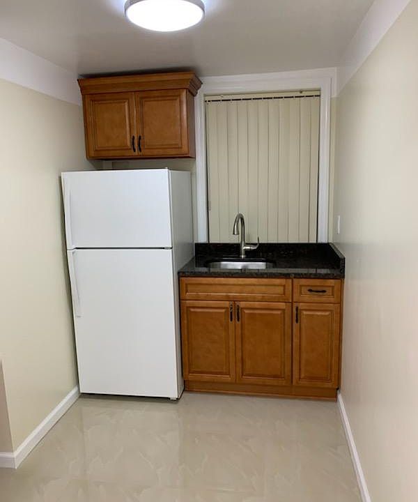 1st image of 2416 Young Ave #1