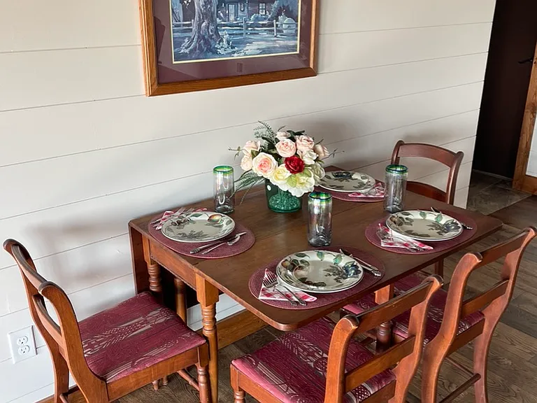 One option to put dining table.