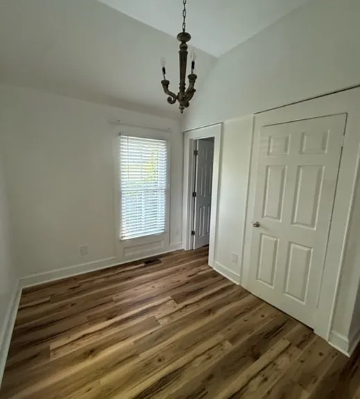 105 S Oakum St #A — Photo 2