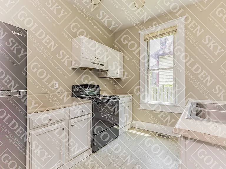 316 N Vine St — Photo 17