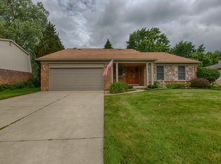 2015 Laurel Dr, Troy, MI 48085