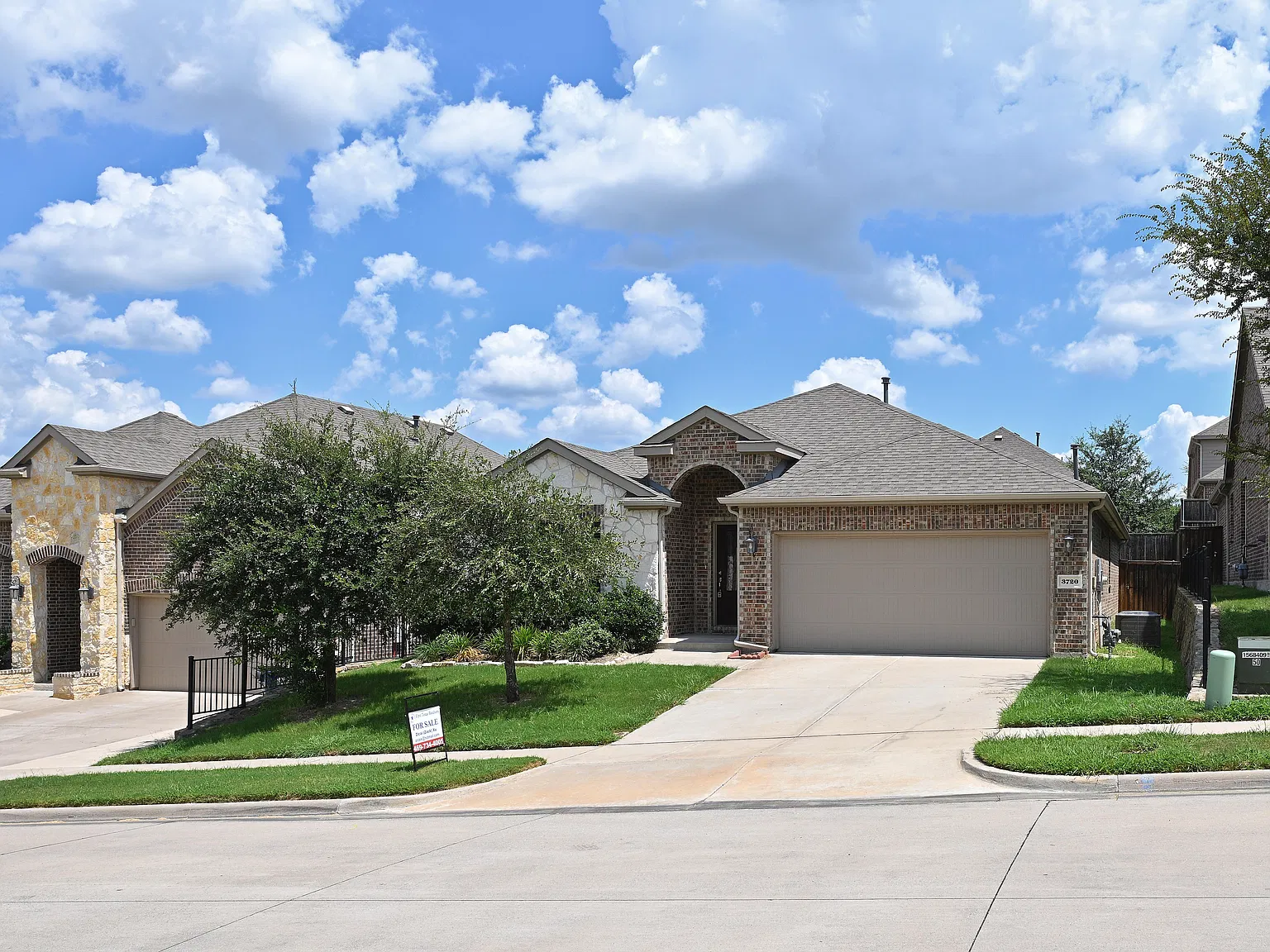 3 bed, 1897 sqft, $2,350 — Photo 2