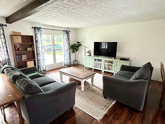 3rd image of 695 Granville Pl