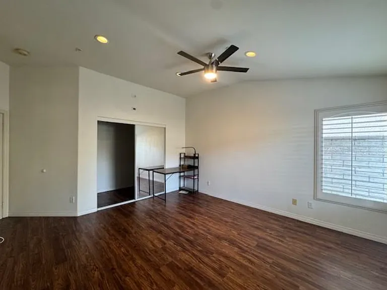 652 Teresa St — Photo 8