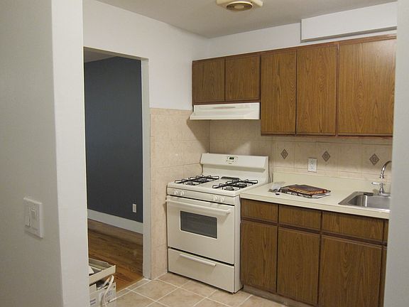5th image of 5 Seigel Ct #1
