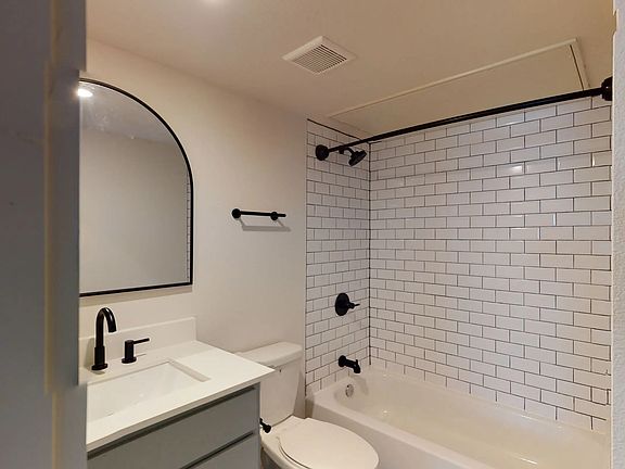 5th image of 612 N Lancaster Ave #18530393