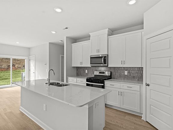 4th image of 406 Blissful Ct
