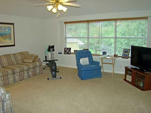 10700 Pointe View Dr — Photo 14