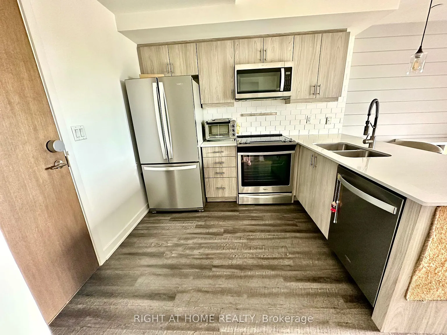 1 bed, $2,100 — Photo 3