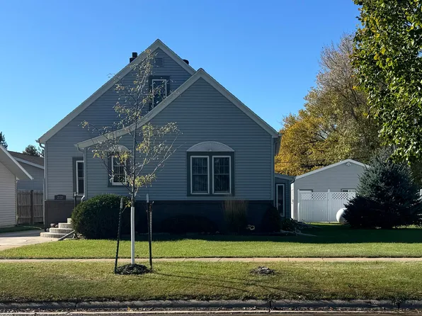 212 Hougen St S, Northwood, ND 58267