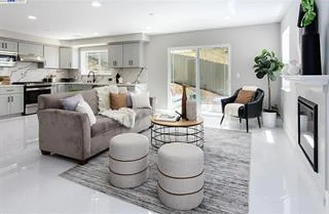 4 bed, 3.5 bath, 1819 sqft, $4,300 — Photo 4