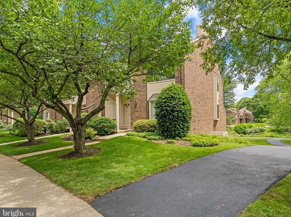 10 Elan Ln, Chesterbrook, PA 19087