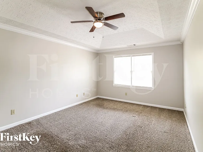 1845 Rockside Ln — Photo 7