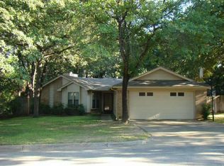 416 Greenleaf Dr, Azle, TX 76020