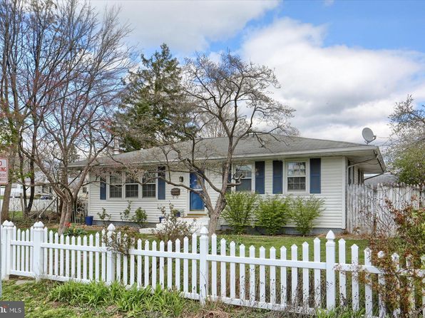 30 N Chestnut St, Annville, PA 17003