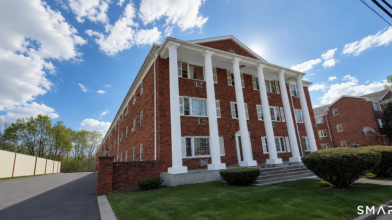 2 bed, 1.0 bath, 735 sqft, $1,600 — Photo 1