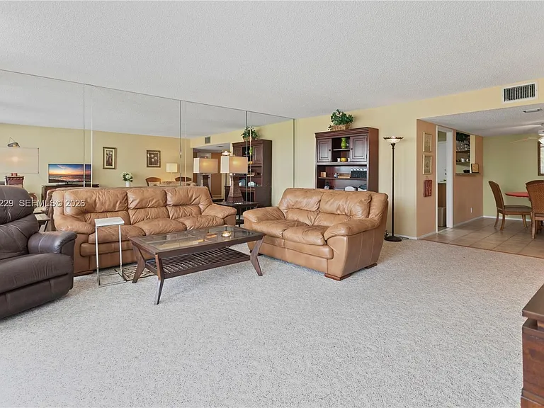 4020 Galt Ocean Dr #203 — Photo 27