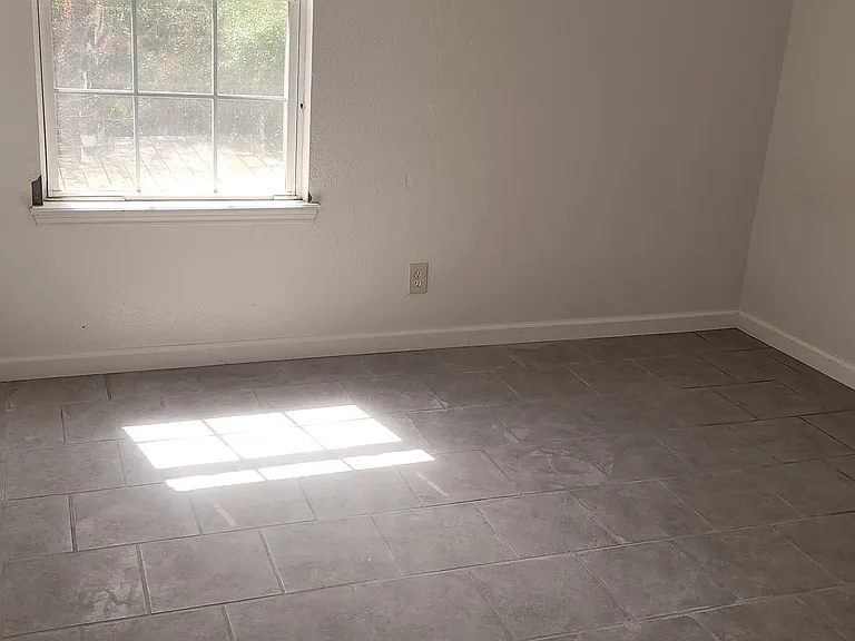 405 E Madison St — Photo 9