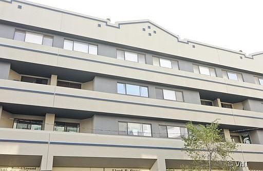 1st image of 2520 N Lincoln Ave #404
