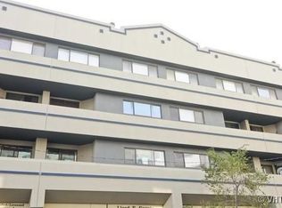 2520 N Lincoln Ave #404, Chicago, IL 60614